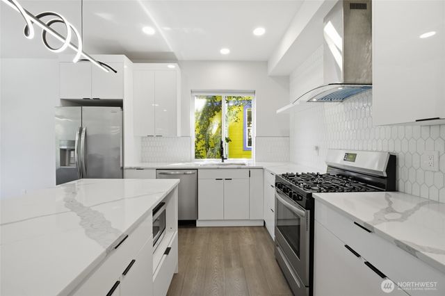 7511 Dumar Way SW, Seattle, WA 98106