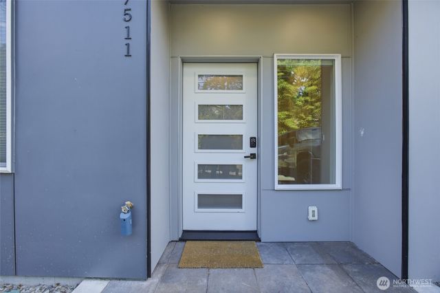 7511 Dumar Way SW, Seattle, WA 98106