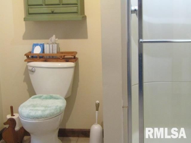 195 E MARKET Street, Elizabethtown, IL 62931