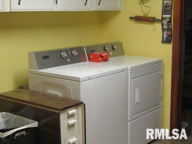 195 E MARKET Street, Elizabethtown, IL 62931