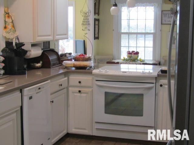 195 E MARKET Street, Elizabethtown, IL 62931