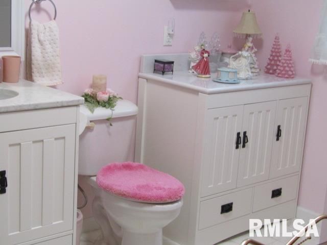 195 E MARKET Street, Elizabethtown, IL 62931