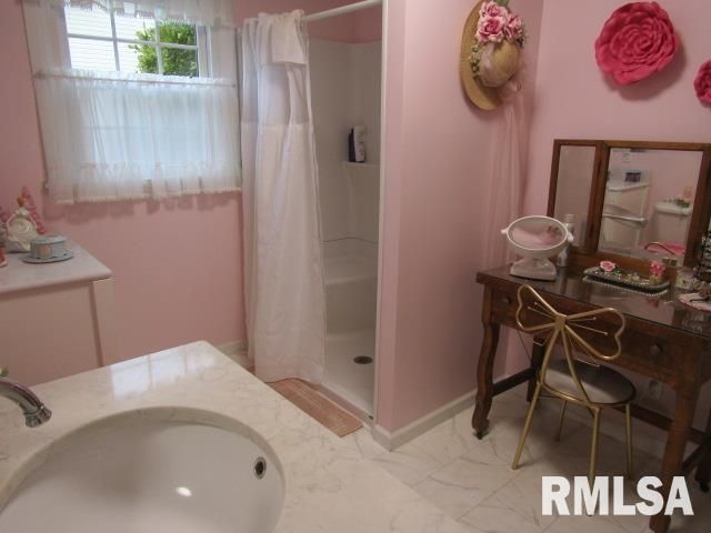 195 E MARKET Street, Elizabethtown, IL 62931