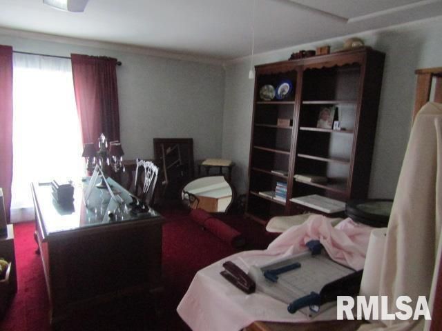 195 E MARKET Street, Elizabethtown, IL 62931