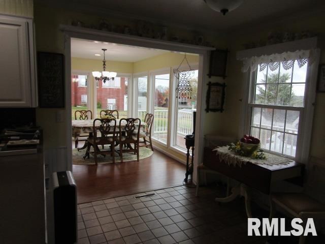 195 E MARKET Street, Elizabethtown, IL 62931