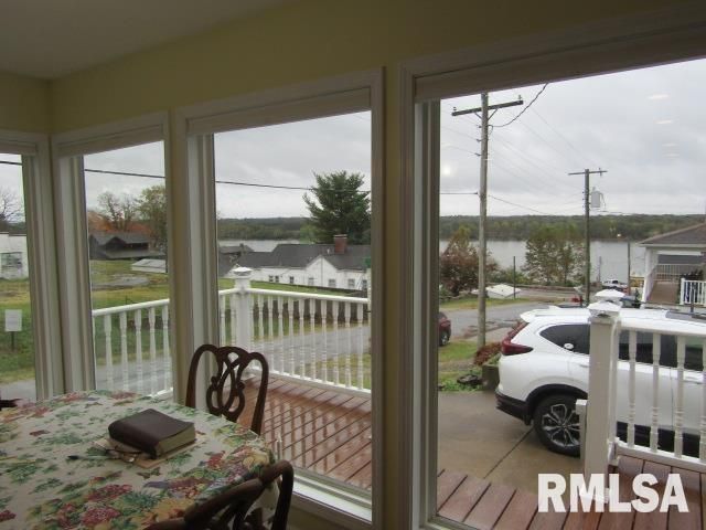 195 E MARKET Street, Elizabethtown, IL 62931