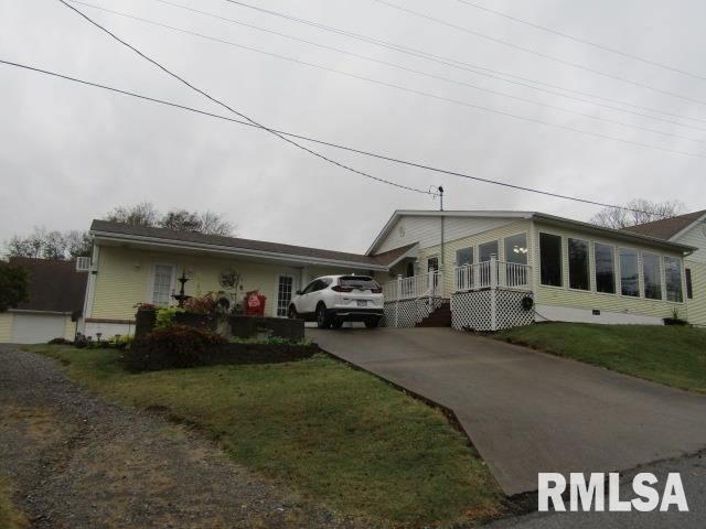 195 E MARKET Street, Elizabethtown, IL 62931