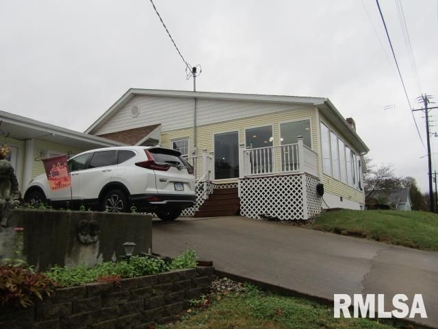 195 E MARKET Street, Elizabethtown, IL 62931