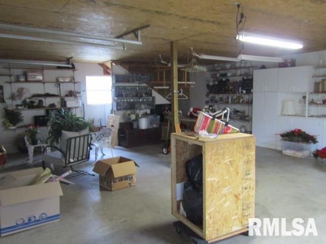 195 E MARKET Street, Elizabethtown, IL 62931