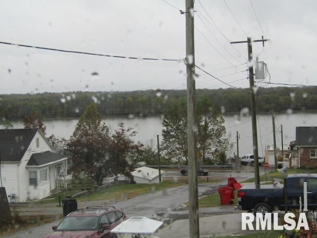 195 E MARKET Street, Elizabethtown, IL 62931