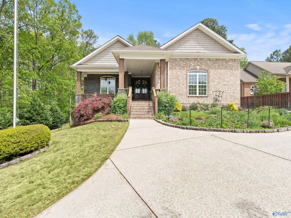 13033 S Shawdee Road SE, Huntsville, AL 35803