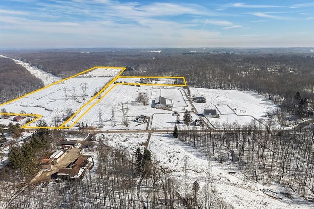 9419 Robinson Road, Chardon, OH 44024