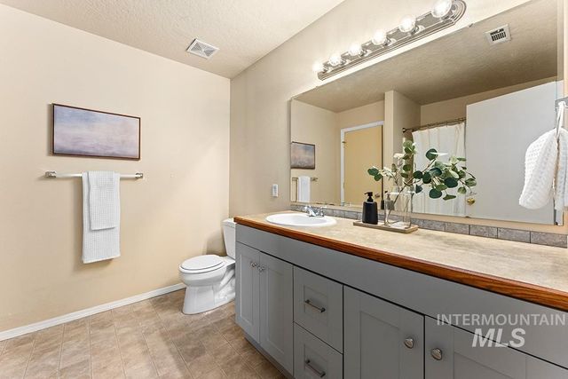 9563 W Weir Hollis Dr., Boise, ID 83709
