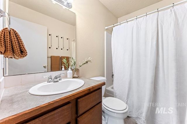 9563 W Weir Hollis Dr., Boise, ID 83709