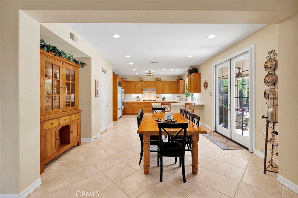 Image 15 of property listing at 23676 Angel, Murrieta, CA 92562