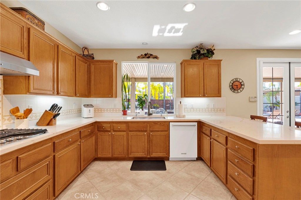 Image 20 of property listing at 23676 Angel, Murrieta, CA 92562