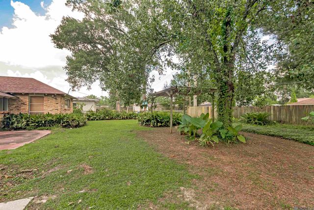 8166 Franwood Dr, Baton Rouge, LA 70806
