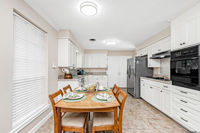 8166 Franwood Dr, Baton Rouge, LA 70806