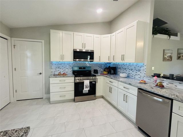 9709 SE SUNSET HARBOR ROAD, Summerfield, FL 34491
