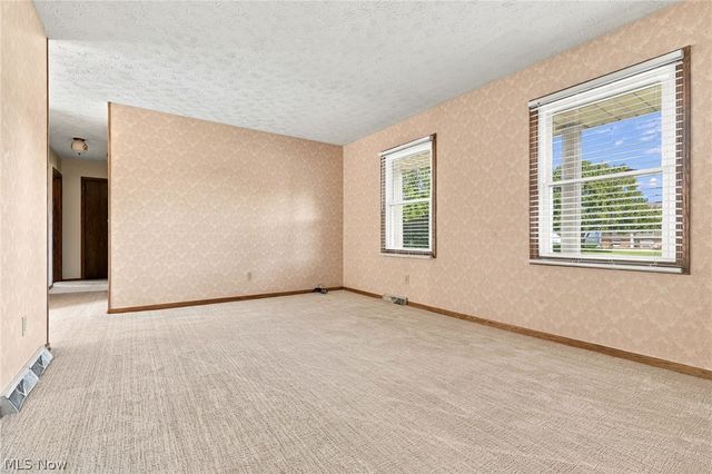 1144 Royce Street NW, Uniontown, OH 44685