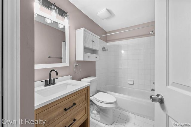 7154 Saint Andrews Drive, Ypsilanti, MI 48197