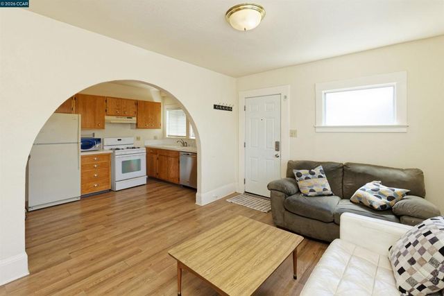 6312 Herzog Street, Oakland, CA 94608