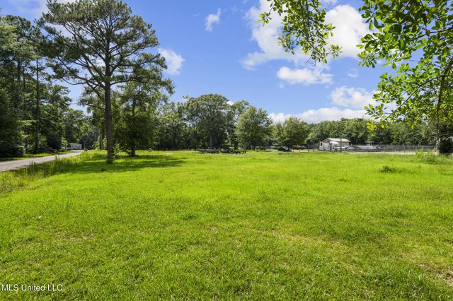 5002 Frison Avenue, Moss Point, MS 39563