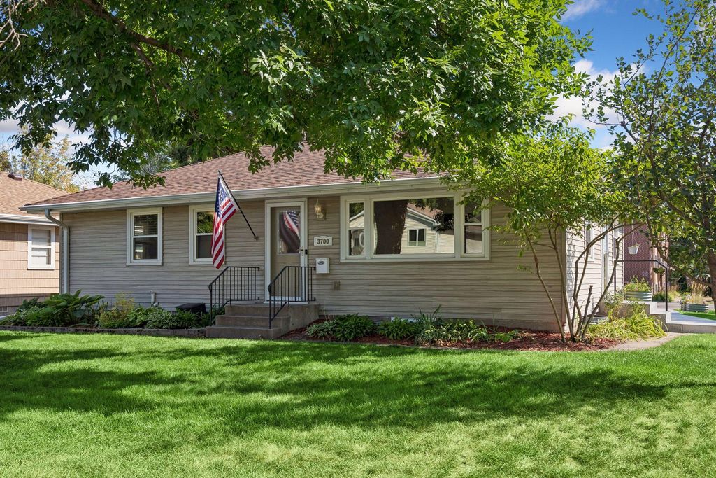 3700 Hubbard Avenue N, Robbinsdale, MN 55422 — exterior