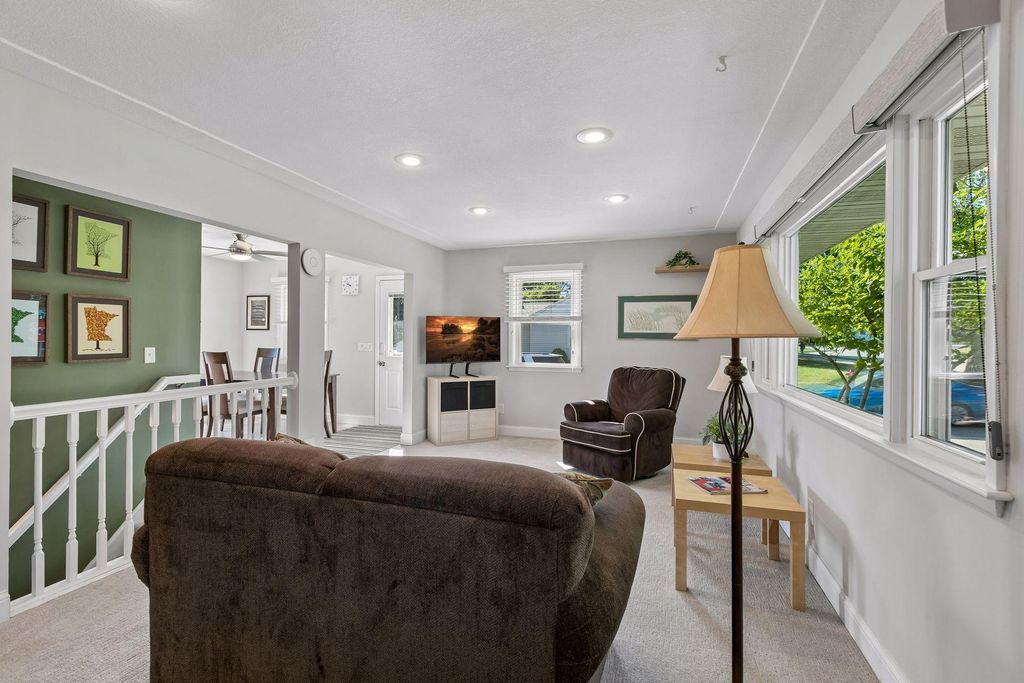 3700 Hubbard Avenue N, Robbinsdale, MN 55422 — photo 4