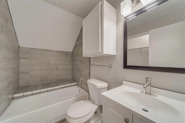 9815 Walnut Street 212, Dallas, TX 75243