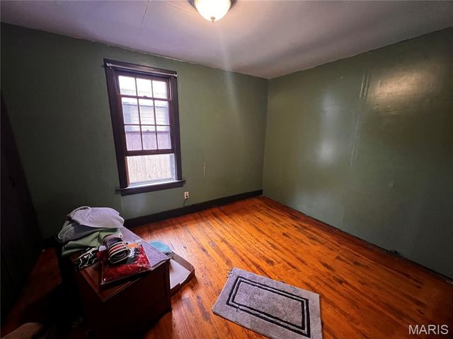 71 Carstens Avenue, Wood River, IL 62095