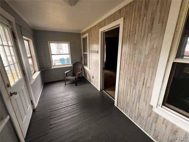 71 Carstens Avenue, Wood River, IL 62095