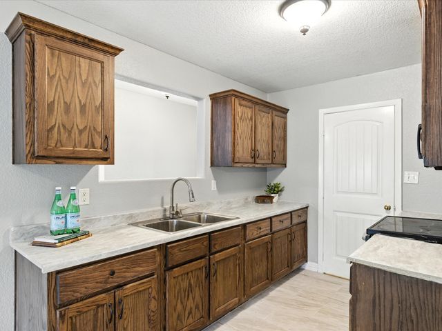 5720 Frisco Avenue, Forest Hill, TX 76119