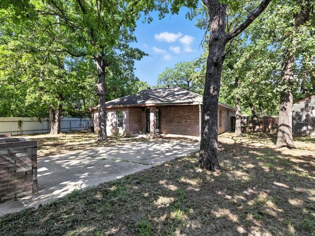 5720 Frisco Avenue, Forest Hill, TX 76119