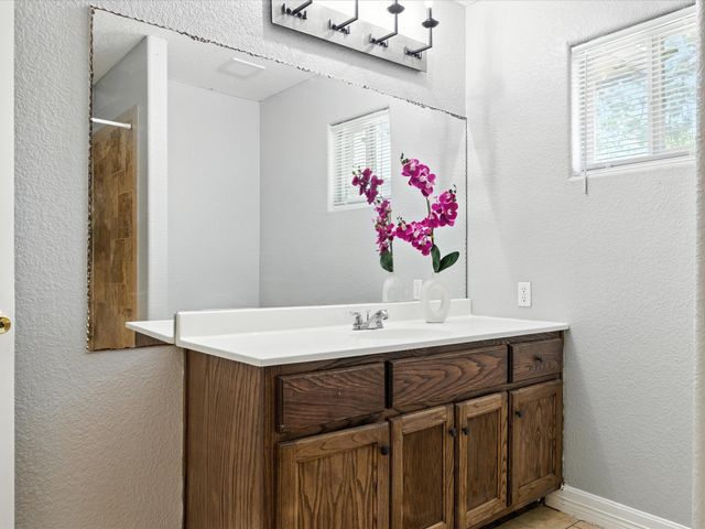 5720 Frisco Avenue, Forest Hill, TX 76119