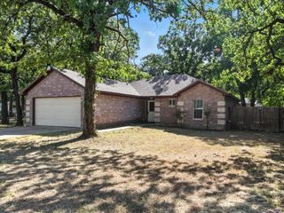 5720 Frisco Avenue, Forest Hill, TX 76119