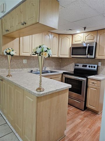 10641 SW 108th Ave 1H, Miami, FL 33176