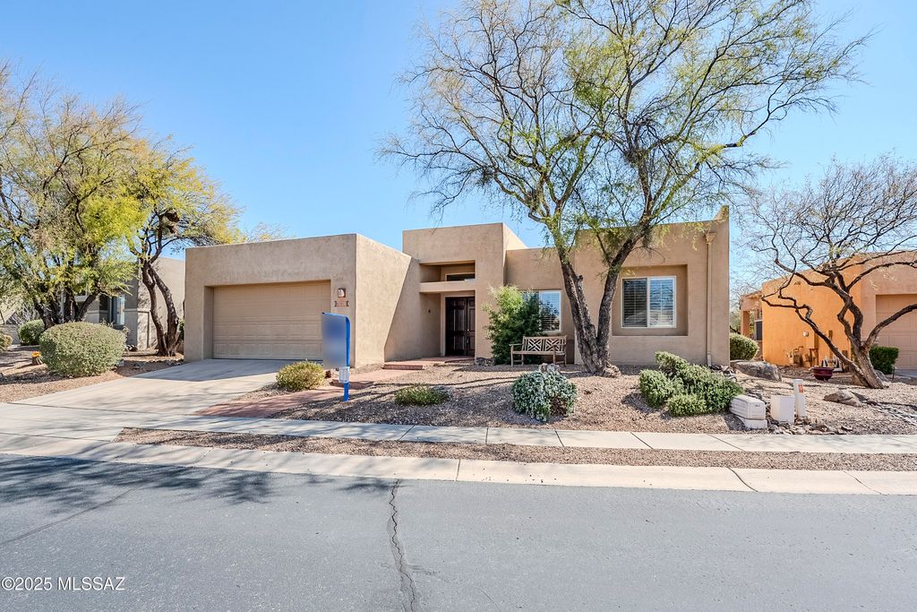 13854 N Slazenger Drive, Oro Valley, AZ 85755