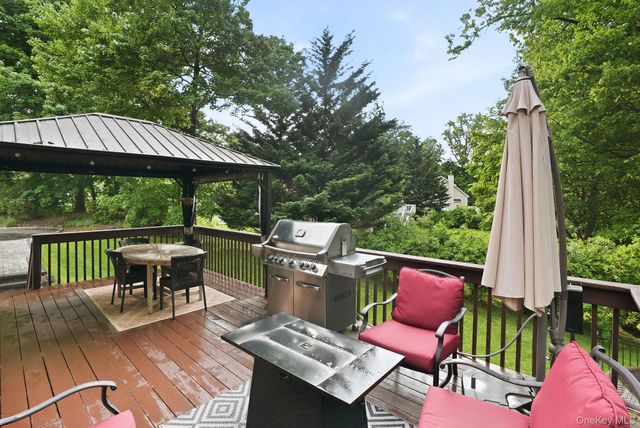 1 Donahue Court, Buchanan, NY 10511