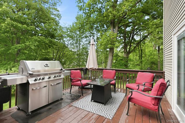 1 Donahue Court, Buchanan, NY 10511