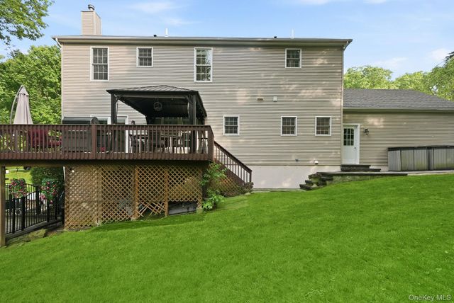1 Donahue Court, Buchanan, NY 10511