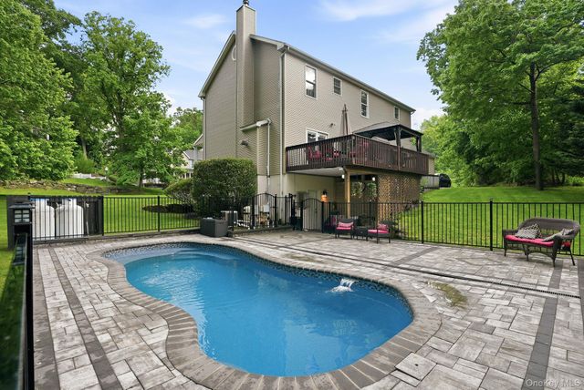 1 Donahue Court, Buchanan, NY 10511