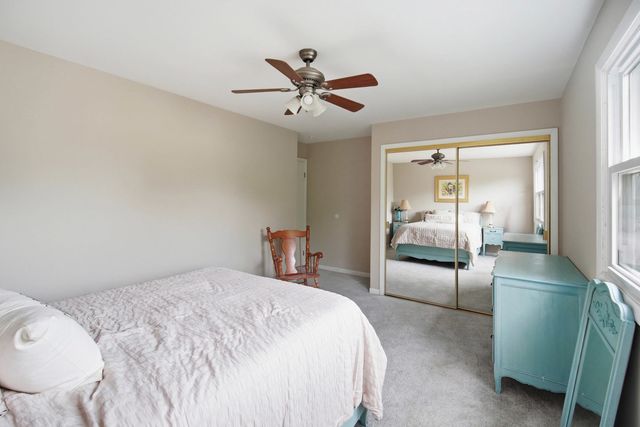 219 W Appletree Lane, Arlington Heights, IL 60004