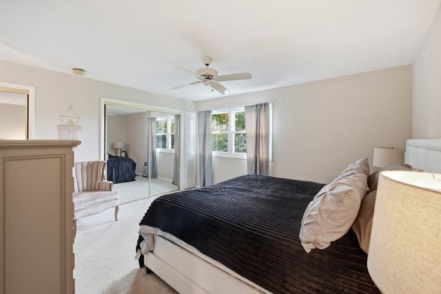 219 W Appletree Lane, Arlington Heights, IL 60004