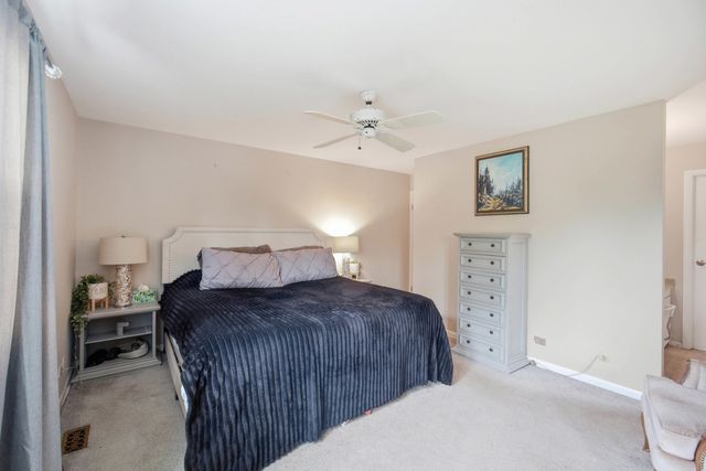 219 W Appletree Lane, Arlington Heights, IL 60004