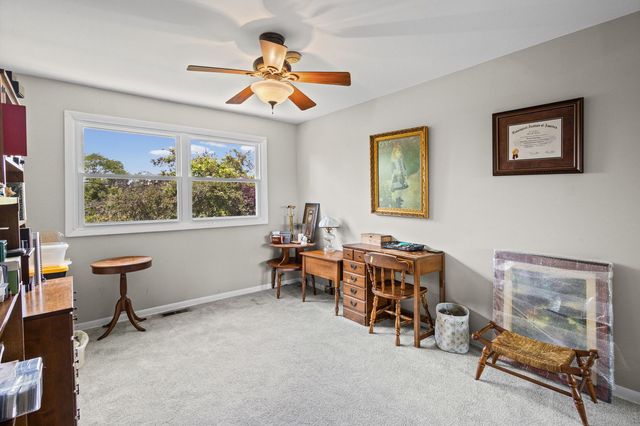 219 W Appletree Lane, Arlington Heights, IL 60004