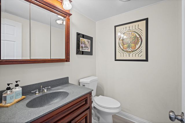 219 W Appletree Lane, Arlington Heights, IL 60004