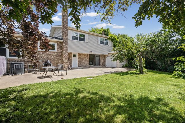 219 W Appletree Lane, Arlington Heights, IL 60004