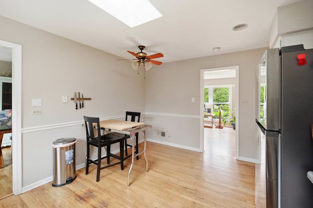 219 W Appletree Lane, Arlington Heights, IL 60004
