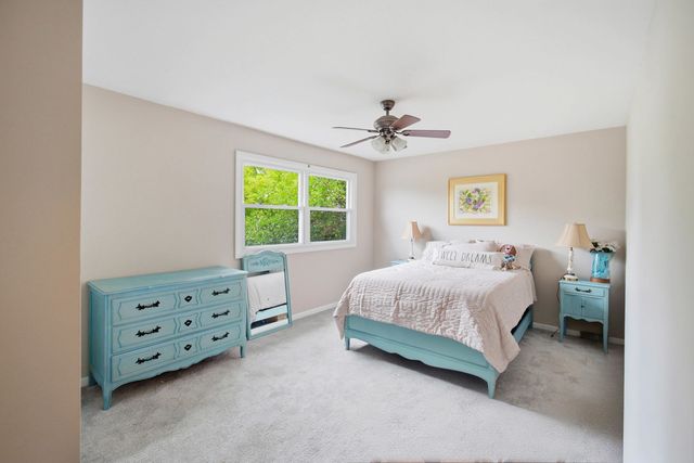 219 W Appletree Lane, Arlington Heights, IL 60004